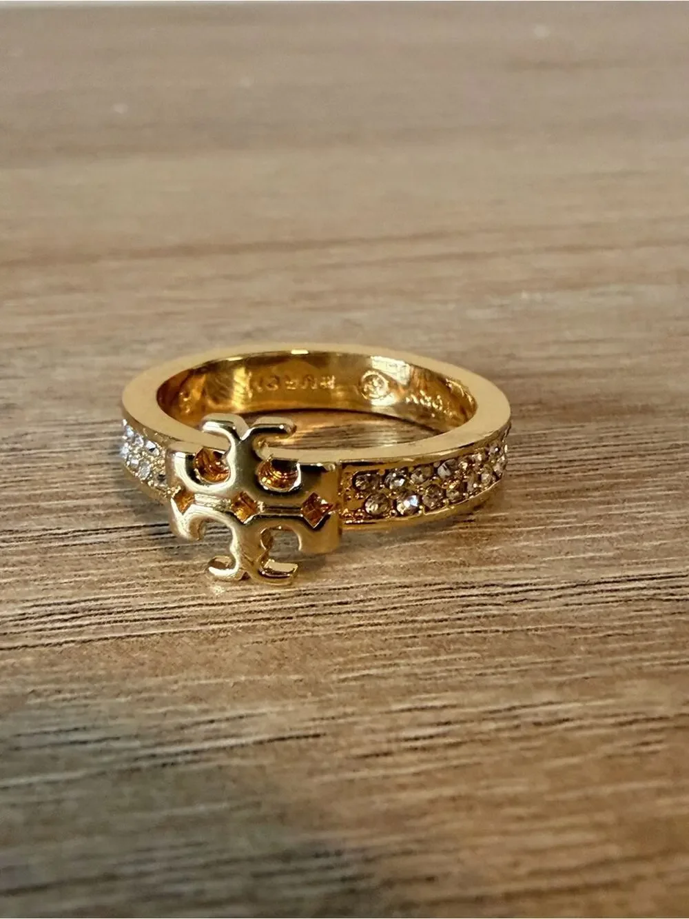 Tory Burch Gold Tone Crystal Miller Logo Ring Size 8 Pavé Rhinestone